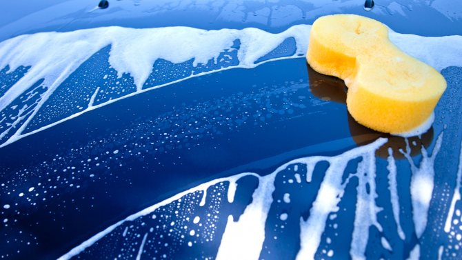 Чем лучше мыть машину губкой или щеткой