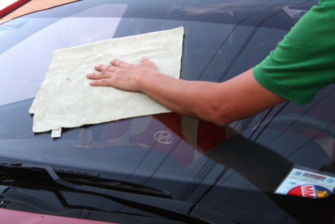 Как убрать полосы с лобового стекла — рекомендации автомобилистов