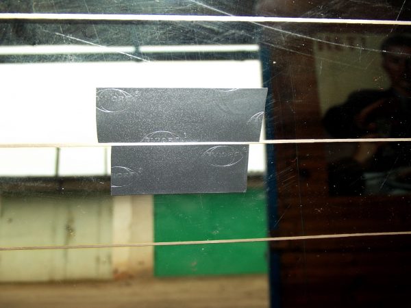 Удобный и недорогой ремонт нитей обогрева заднего стекла с помощью клея